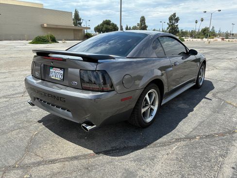 Used 2004 Ford Mustang Mach 1 RWD image 11