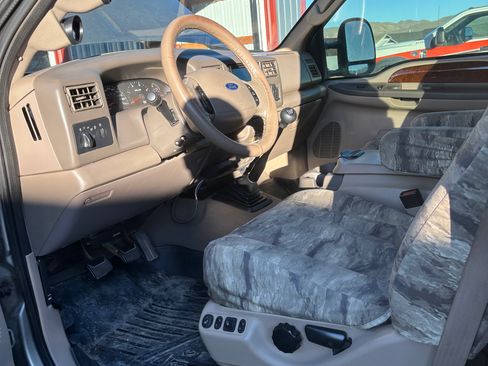 Used 2004 Ford F350 Lariat AWD/4WD image 2