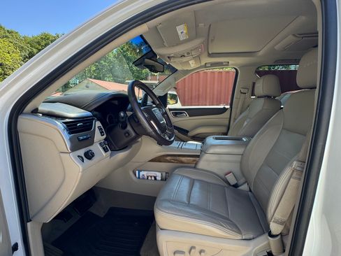 Used 2017 GMC Yukon XL Denali w/ Open Road Package RWD image 9