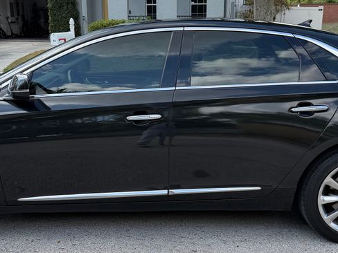 Used 2013 Cadillac XTS Premium image 1