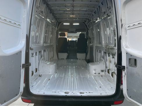 Used 2016 Mercedes-Benz Sprinter 3500 image 15