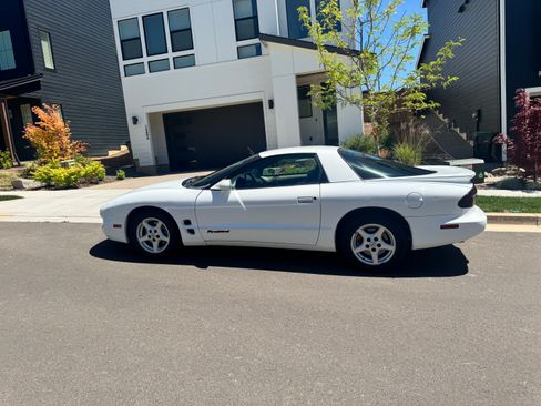 Used 2002 Pontiac Firebird Coupe w/ Opt Pkg RWD image 2