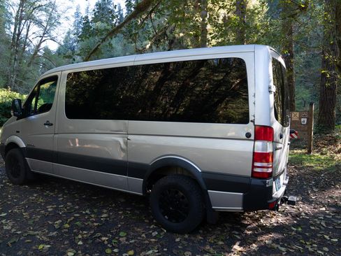 Used 2007 Dodge Sprinter 2500 w/ Cooling Group image 17