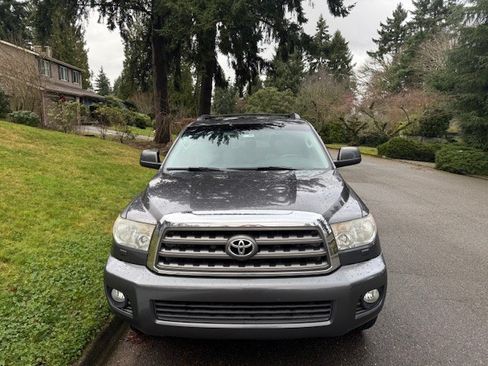 Used 2012 Toyota Sequoia SR5 image 4