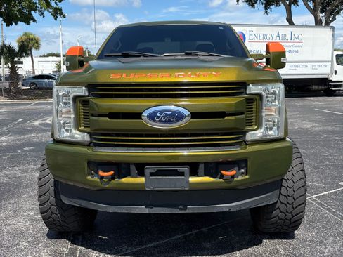 Used 2019 Ford F250 XL w/ XL Value Package AWD/4WD image 4
