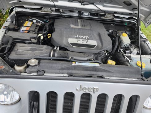Used 2012 Jeep Wrangler Sport w/ Connectivity Group image 6