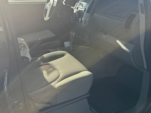 Used 2014 Nissan Frontier SV w/ SV Value Truck Package RWD image 9