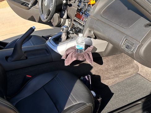 Used 2009 Saturn Sky w/ Premium Trim Package image 12