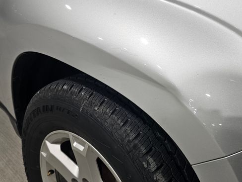 Used 2016 GMC Acadia SLE image 6