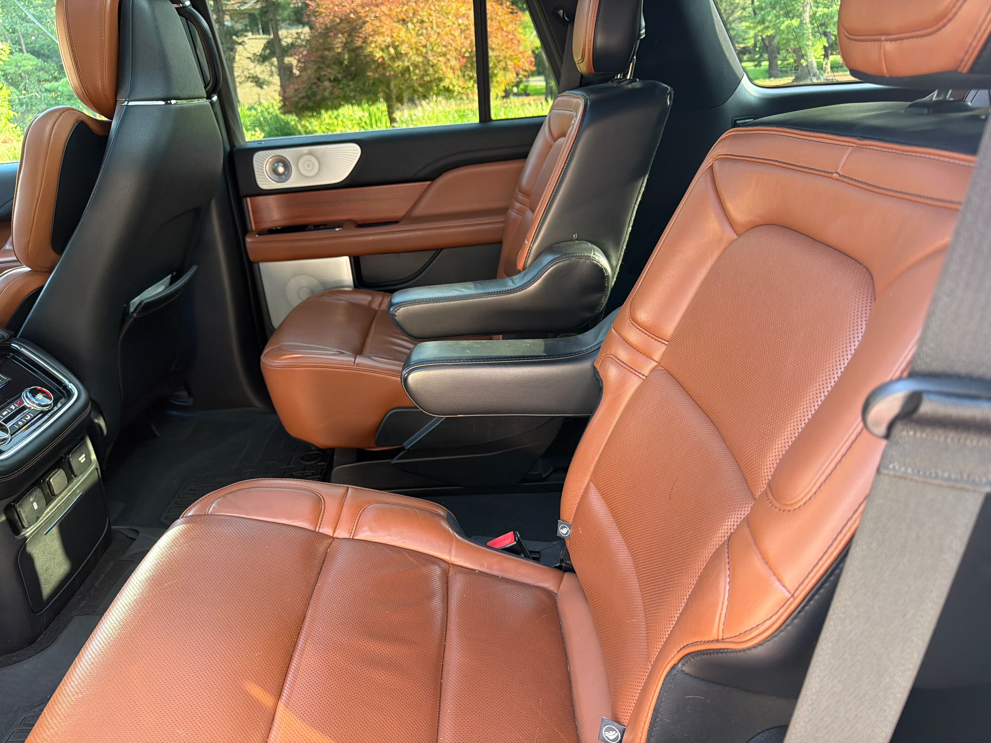 Used 2019 Lincoln Navigator Reserve w/ Cargo Package AWD/4WD image 17