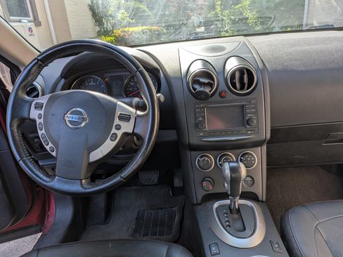 Used 2012 Nissan Rogue SL AWD/4WD image 2