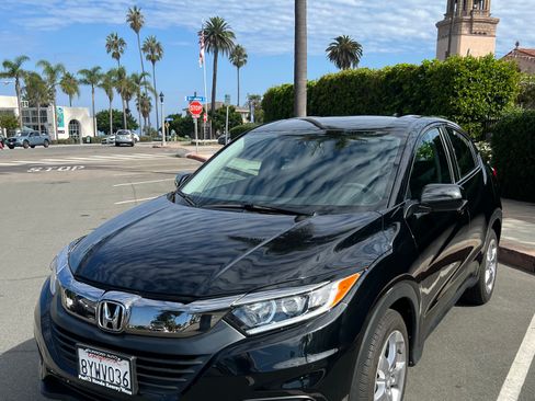 Used 2022 Honda HR-V LX image 2