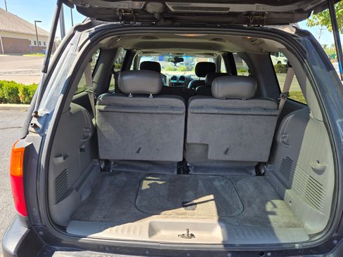 Used 2004 GMC Envoy XL SLT image 5