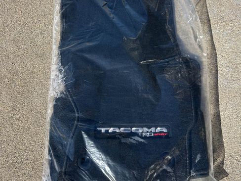 Used 2025 Toyota Tacoma TRD Sport image 31