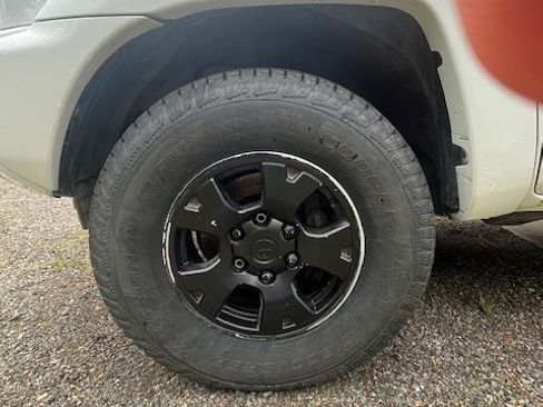 Used 2015 Toyota Tacoma 4x4 Access Cab V6 image 11
