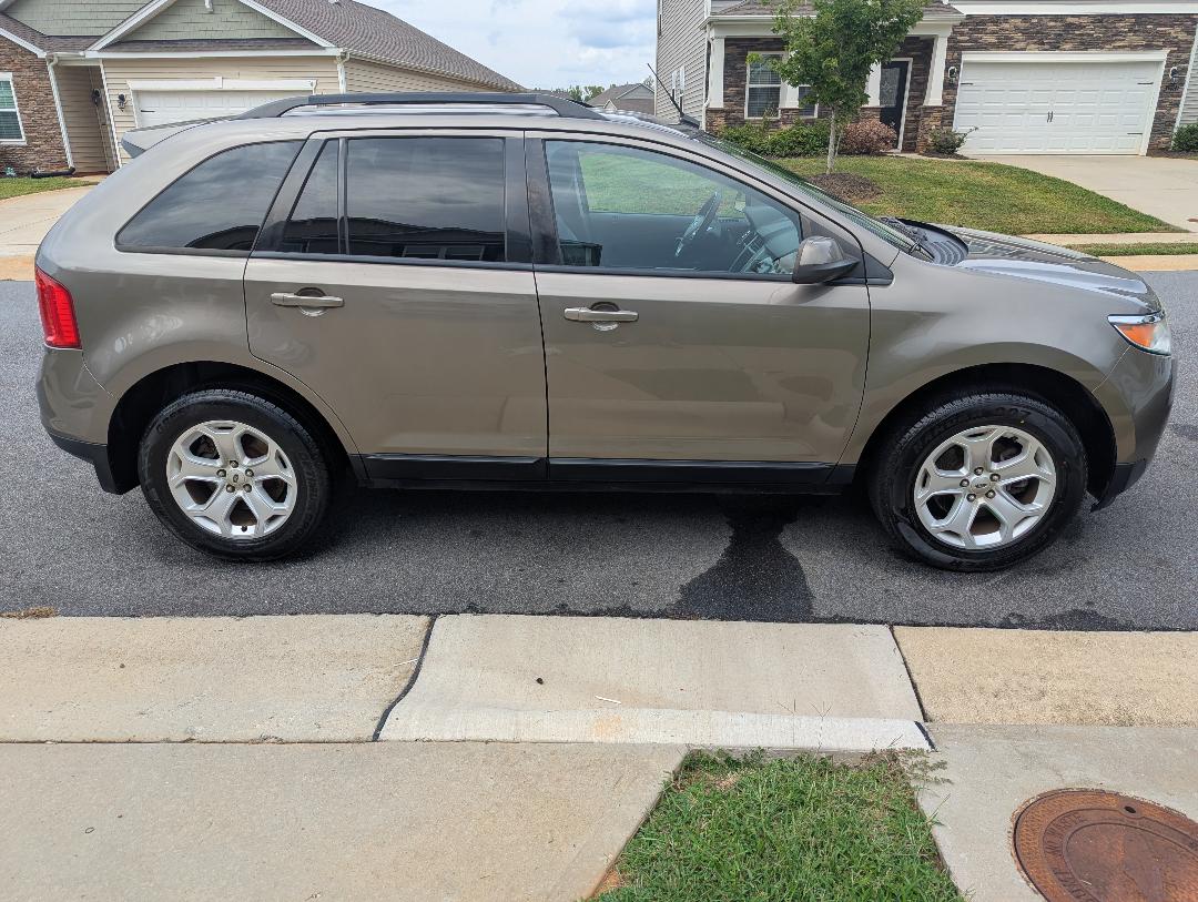 Used 2014 Ford Edge SEL w/ Equipment Group 205A AWD/4WD image 13