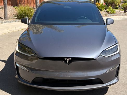Used 2023 Tesla Model X Plaid image 5