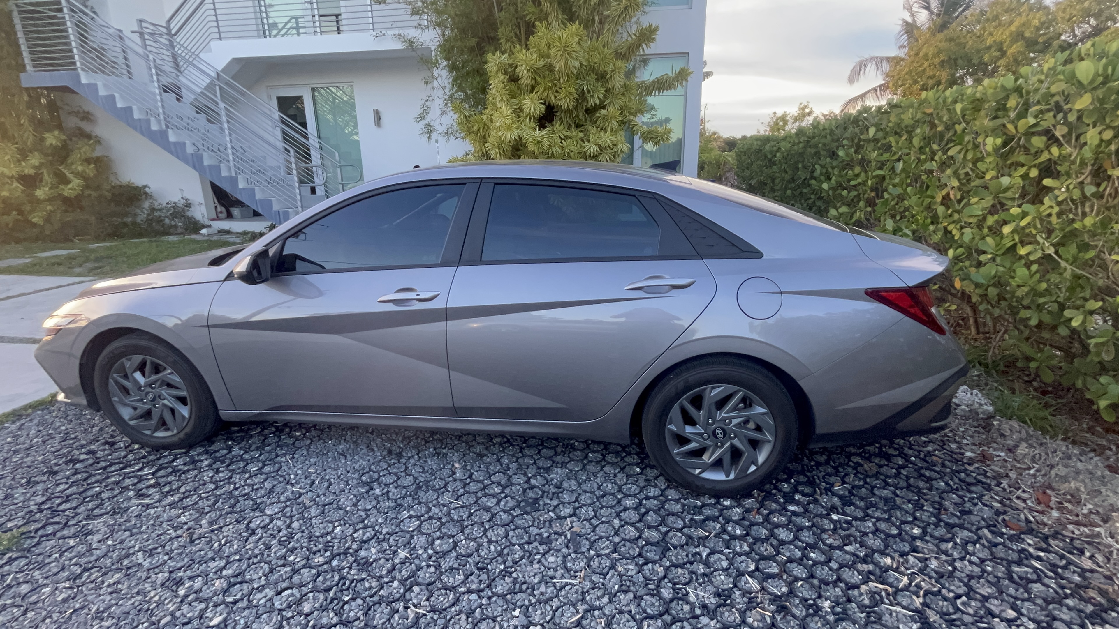 Used 2024 Hyundai Elantra SEL FWD image 4