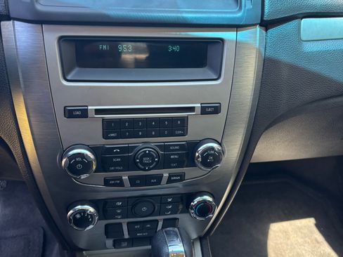 Used 2011 Ford Fusion SE FWD image 9