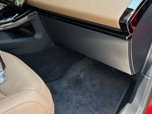 Used 2025 Land Rover Range Rover Sport SE image 5