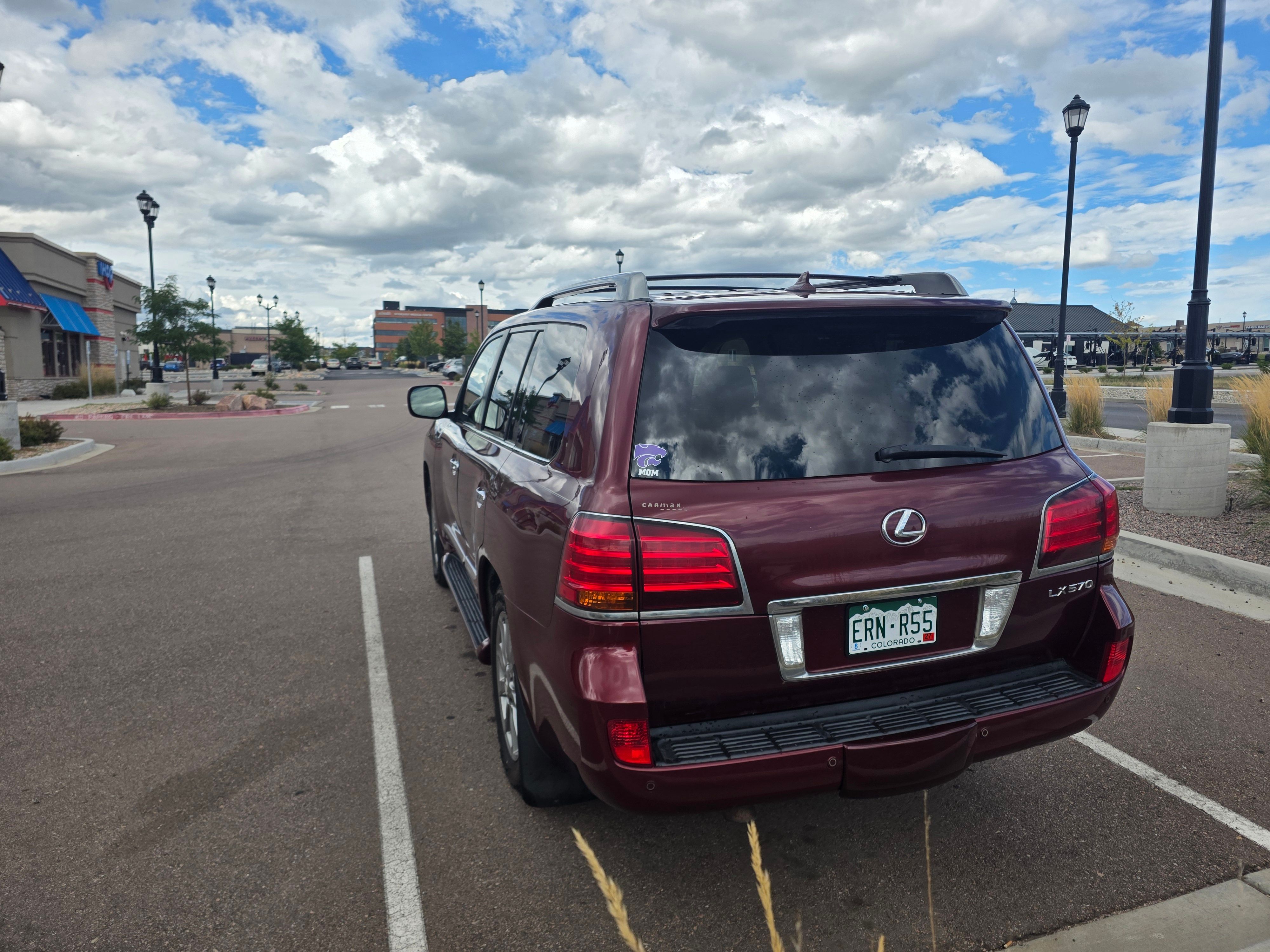Used 2011 Lexus LX 570 4WD w/ Luxury Pkg image 10