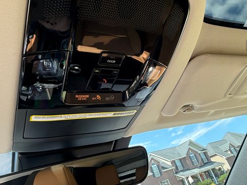 Used 2024 Lexus RZ 300e Premium image 8