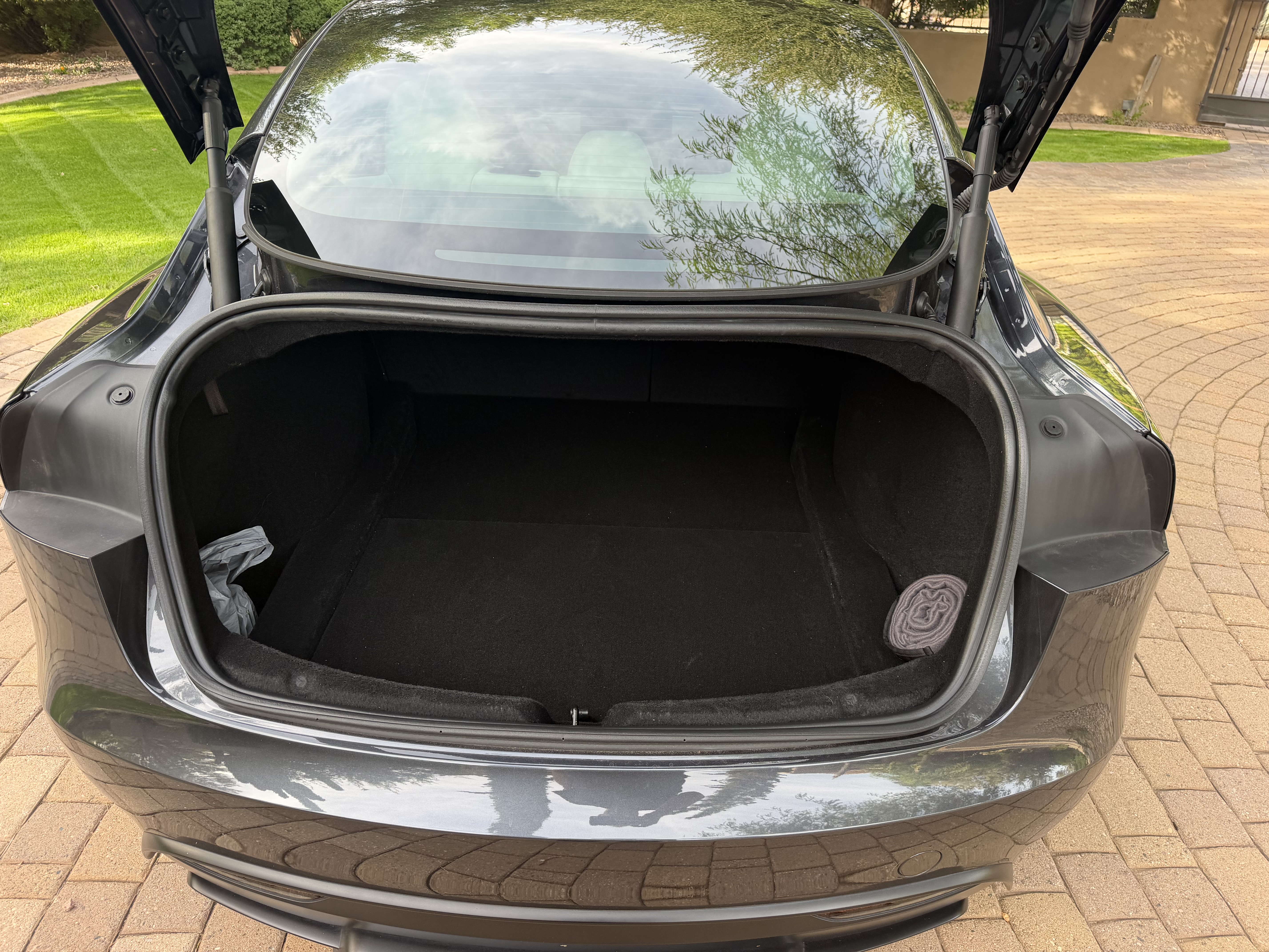 Used 2025 Tesla Model 3 Performance AWD/4WD image 2