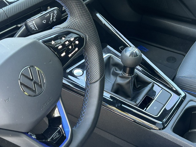 Used 2024 Volkswagen Golf R AWD/4WD image 16