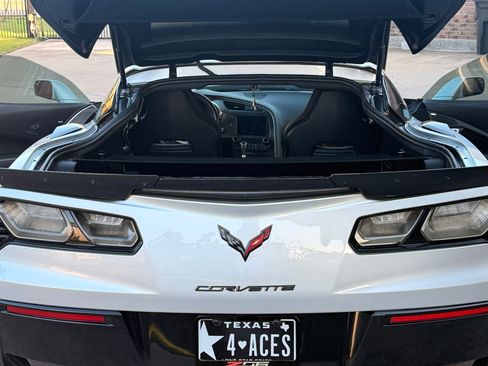Used 2019 Chevrolet Corvette Z06 RWD image 11