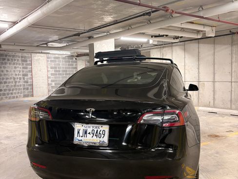 Used 2021 Tesla Model 3 Standard Range Plus image 2