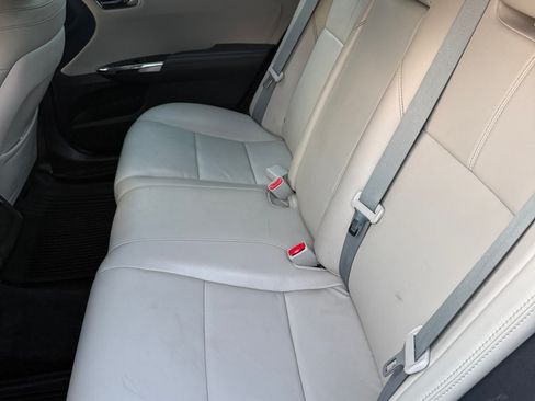 Used 2017 Toyota Avalon XLE Plus w/ All Weather Liner Package image 9