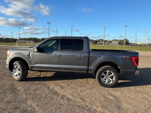 Used 2021 Ford F150 XLT w/ Equipment Group 302A High image 4