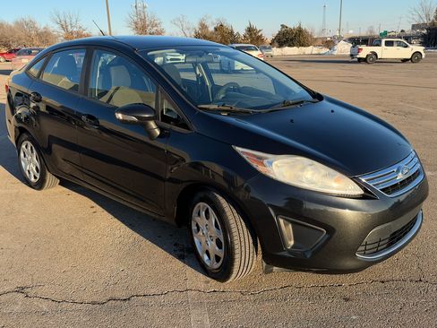 Used 2013 Ford Fiesta SE w/ Super Fuel Economy Pkg image 1