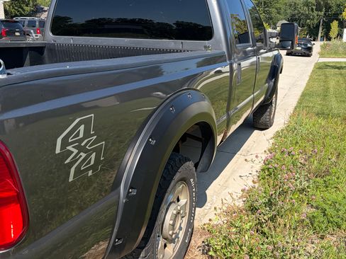 Used 2013 Ford F250 XLT AWD/4WD image 2