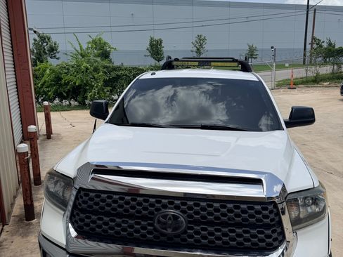 Used 2018 Toyota Tundra SR5 w/ SR5 Upgrade Package AWD/4WD image 5