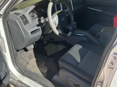 Used 2008 Jeep Grand Cherokee Laredo image 11