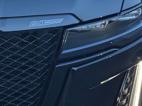 Used 2024 Cadillac Escalade ESV V w/ LPO, ONYX Package image 12