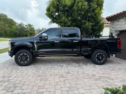 Used 2025 Ford F250 Platinum w/ Platinum Plus Package AWD/4WD image 4