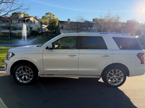 Used 2019 Ford Expedition Platinum image 1