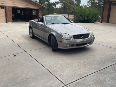 Used 2004 Mercedes-Benz SLK 320 image 2