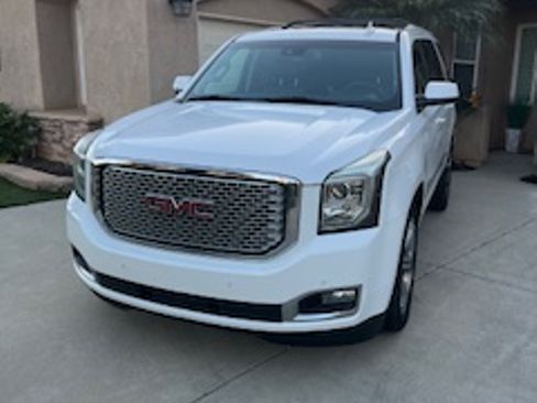 Used 2016 GMC Yukon Denali w/ Open Road Package image 2