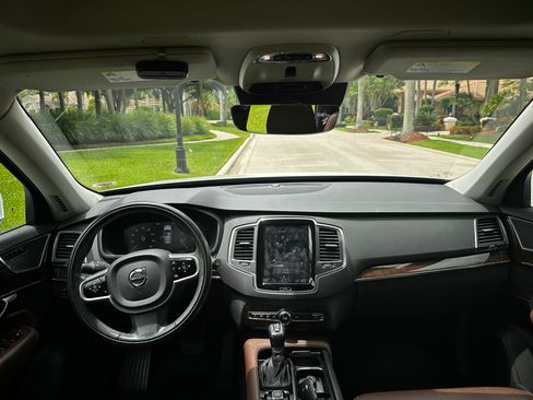 Used 2019 Volvo XC90 T6 Momentum w/ Protection Package Premier AWD/4WD image 13