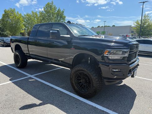 Used 2024 RAM 2500 Laramie w/ Night Edition AWD/4WD image 5