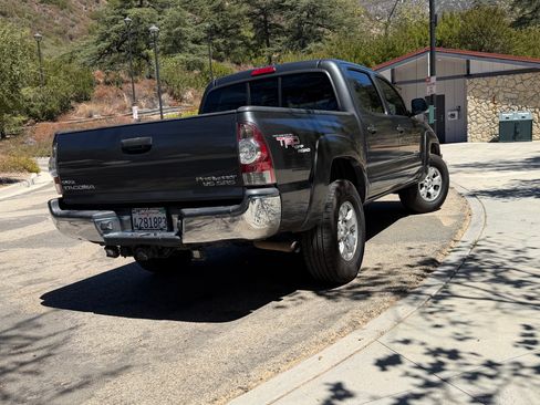 Used 2009 Toyota Tacoma PreRunner w/ TRD Off-Road Pkg w/JBL Audio RWD image 6