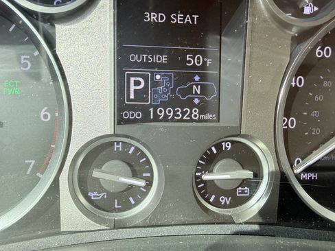 Used 2014 Lexus LX 570 4WD image 13