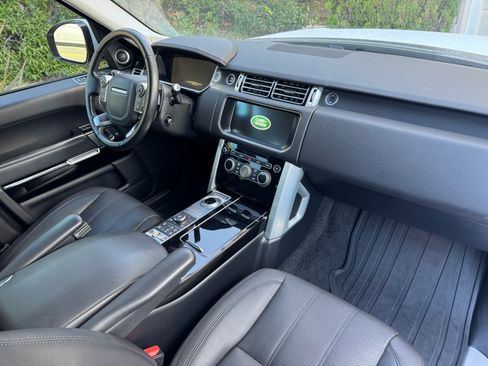 Used 2017 Land Rover Range Rover HSE image 28