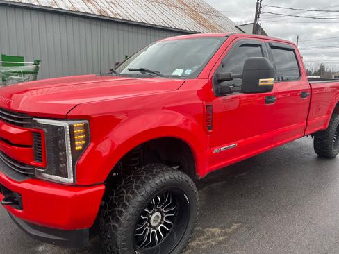 Used 2019 Ford F250 XLT image 2