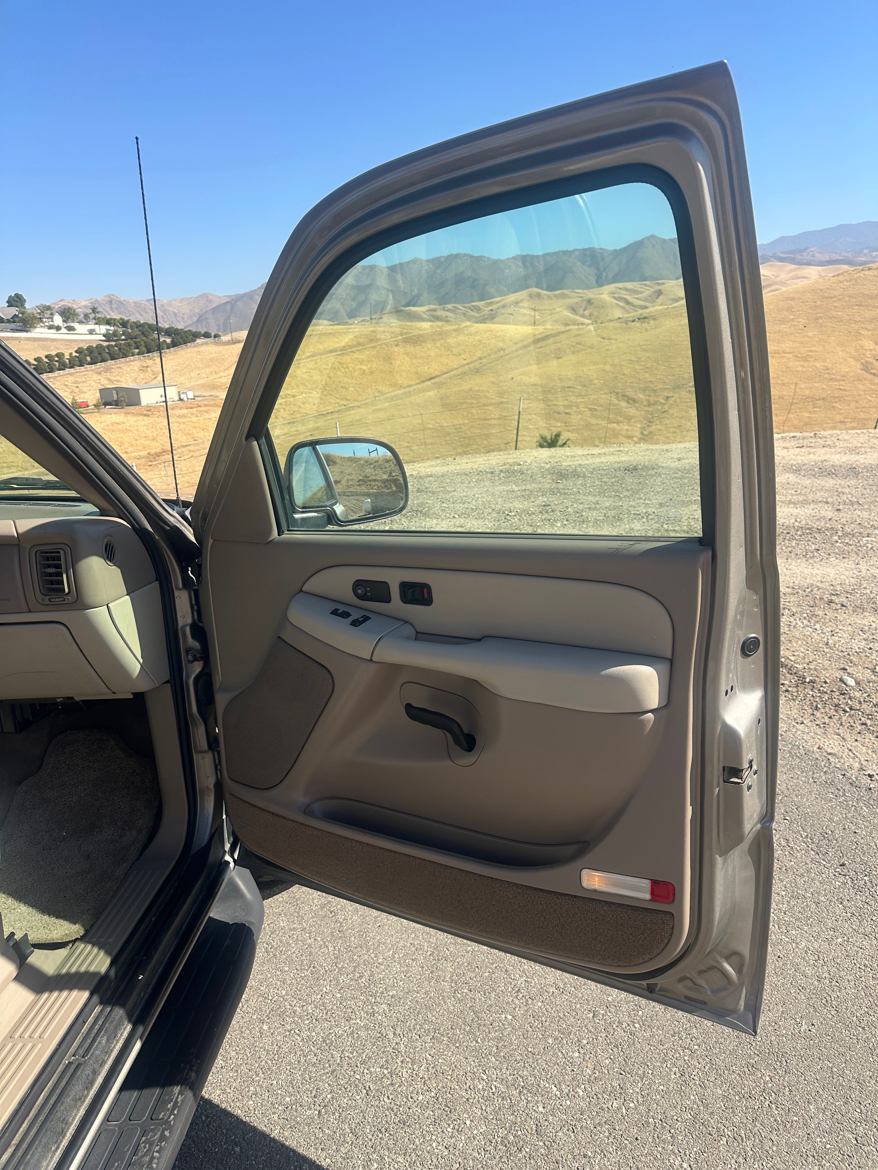 Used 2002 Chevrolet Tahoe LT AWD/4WD image 21