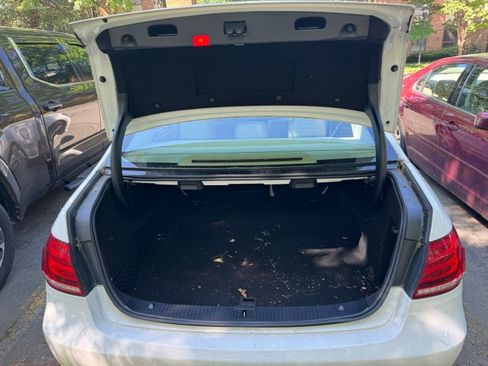 Used 2015 Mercedes-Benz E 350 4MATIC Sedan image 11