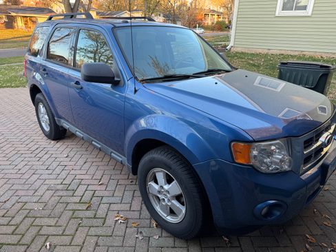Used 2010 Ford Escape XLT image 10